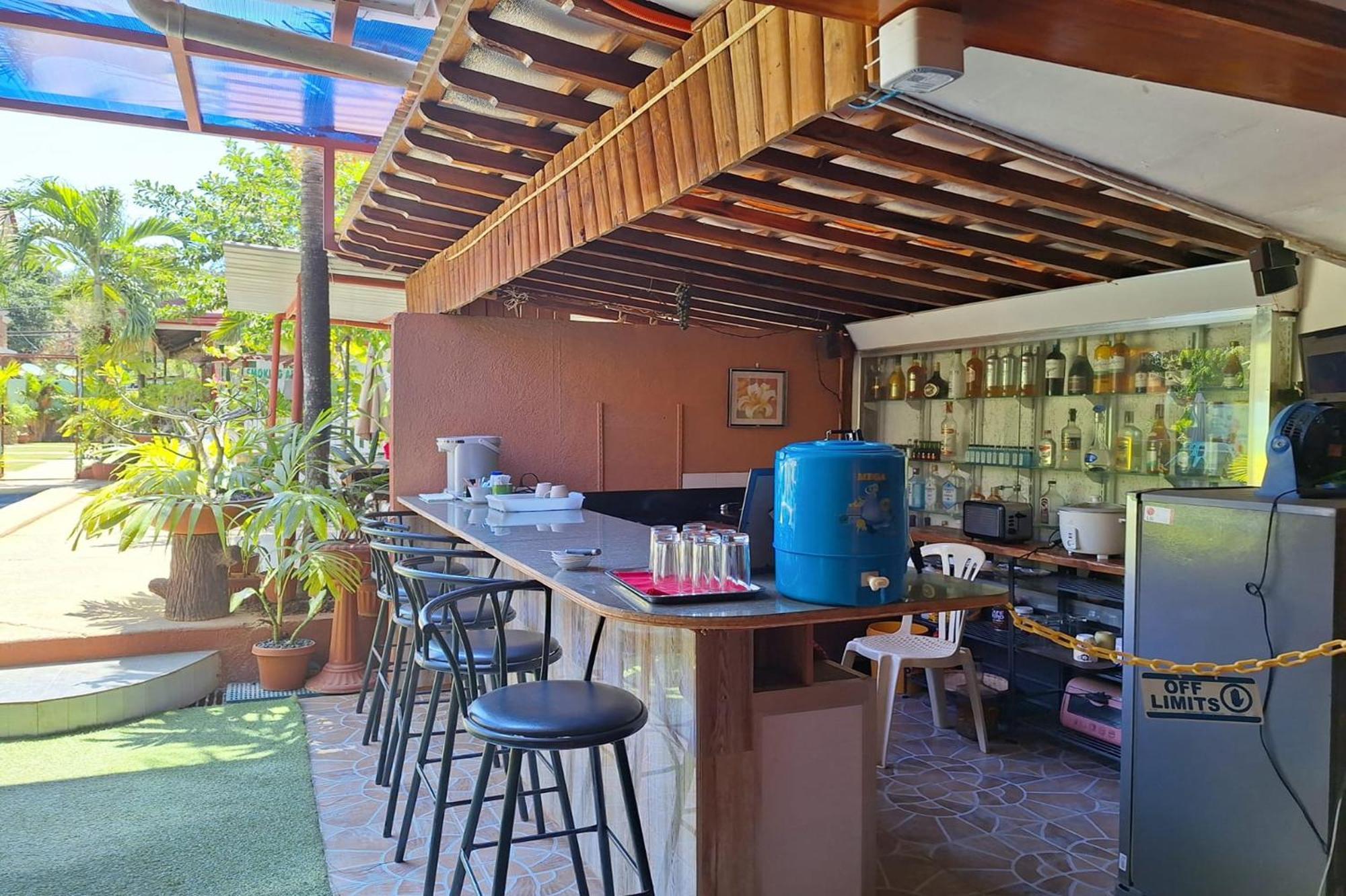 Citadel Bed And Breakfast Puerto Princesa Екстериор снимка